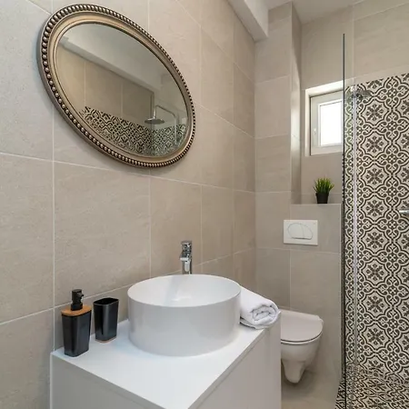Lena Apartmán Trogir